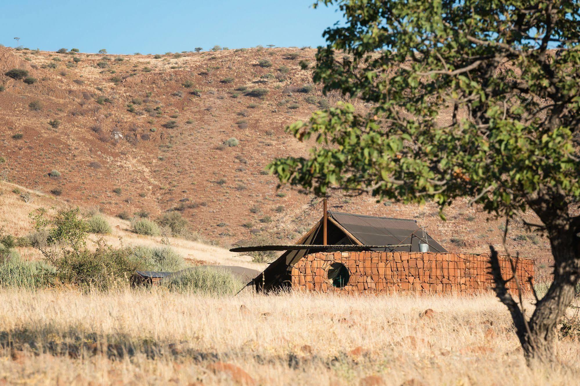 Etendeka Mountain Camp Damaraland Ngoại thất bức ảnh