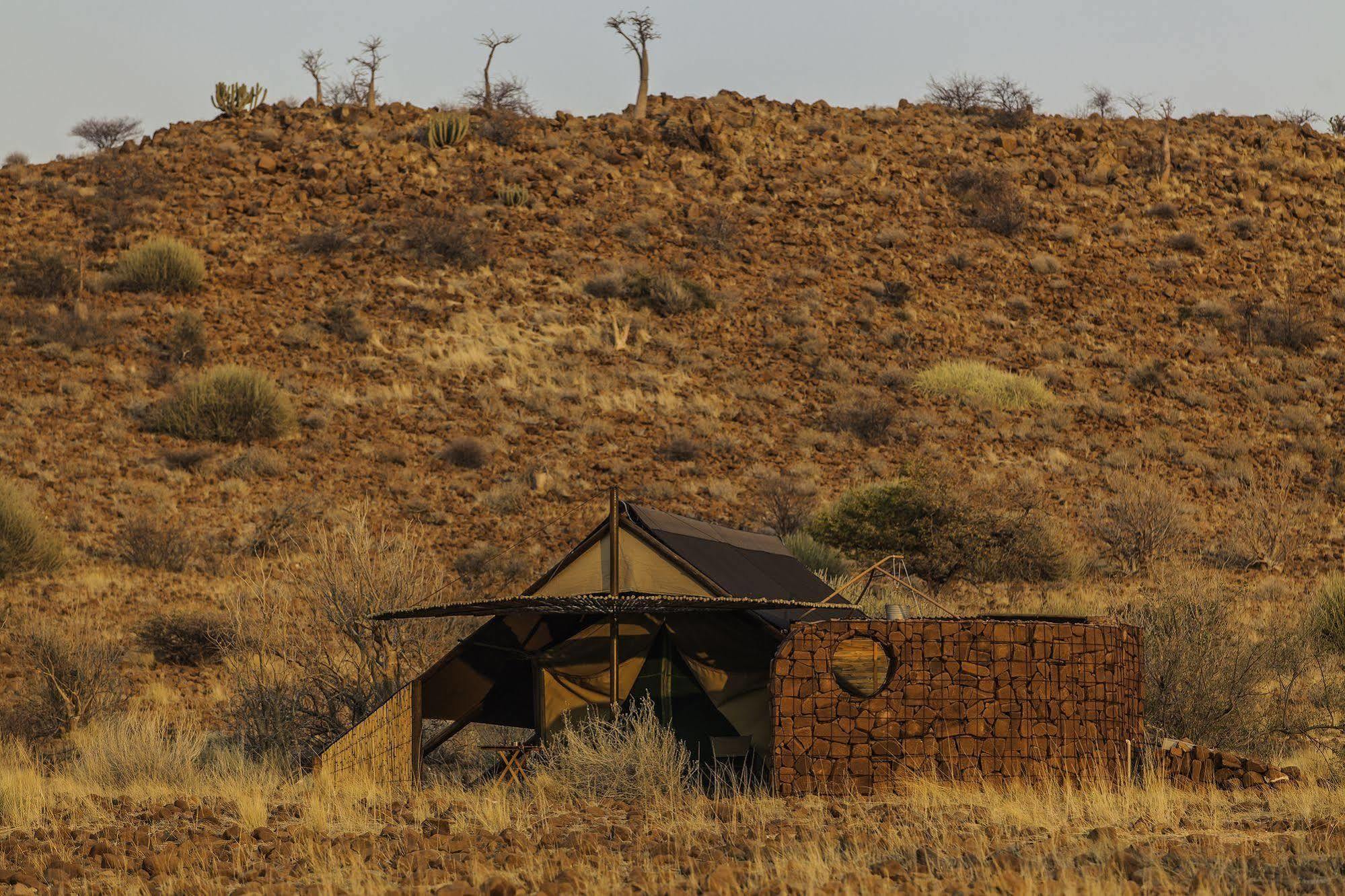 Etendeka Mountain Camp Damaraland Ngoại thất bức ảnh