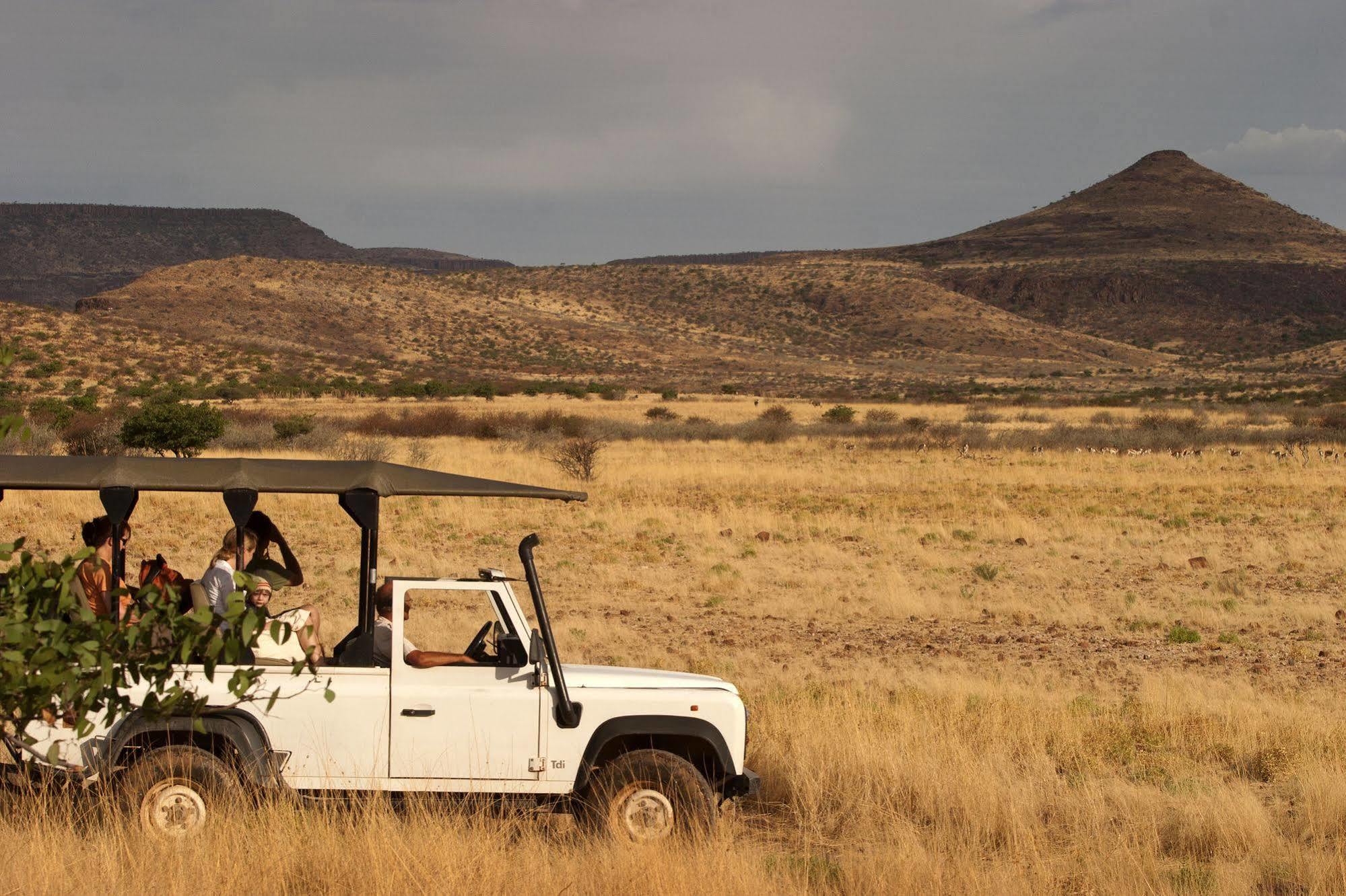 Etendeka Mountain Camp Damaraland Ngoại thất bức ảnh